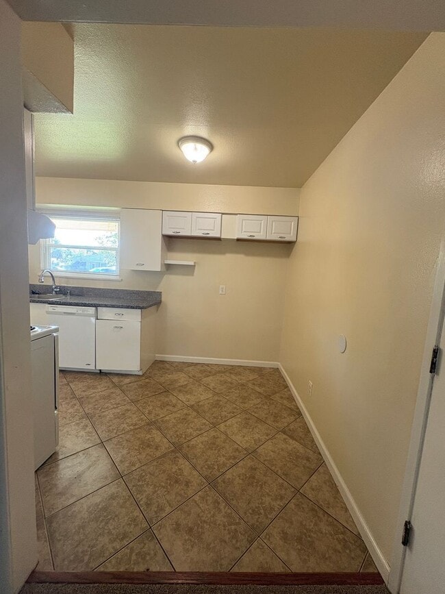Photo - 909 Hampton Rd