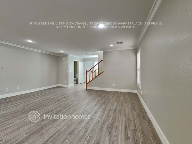 Photo - 704 St Keyne St