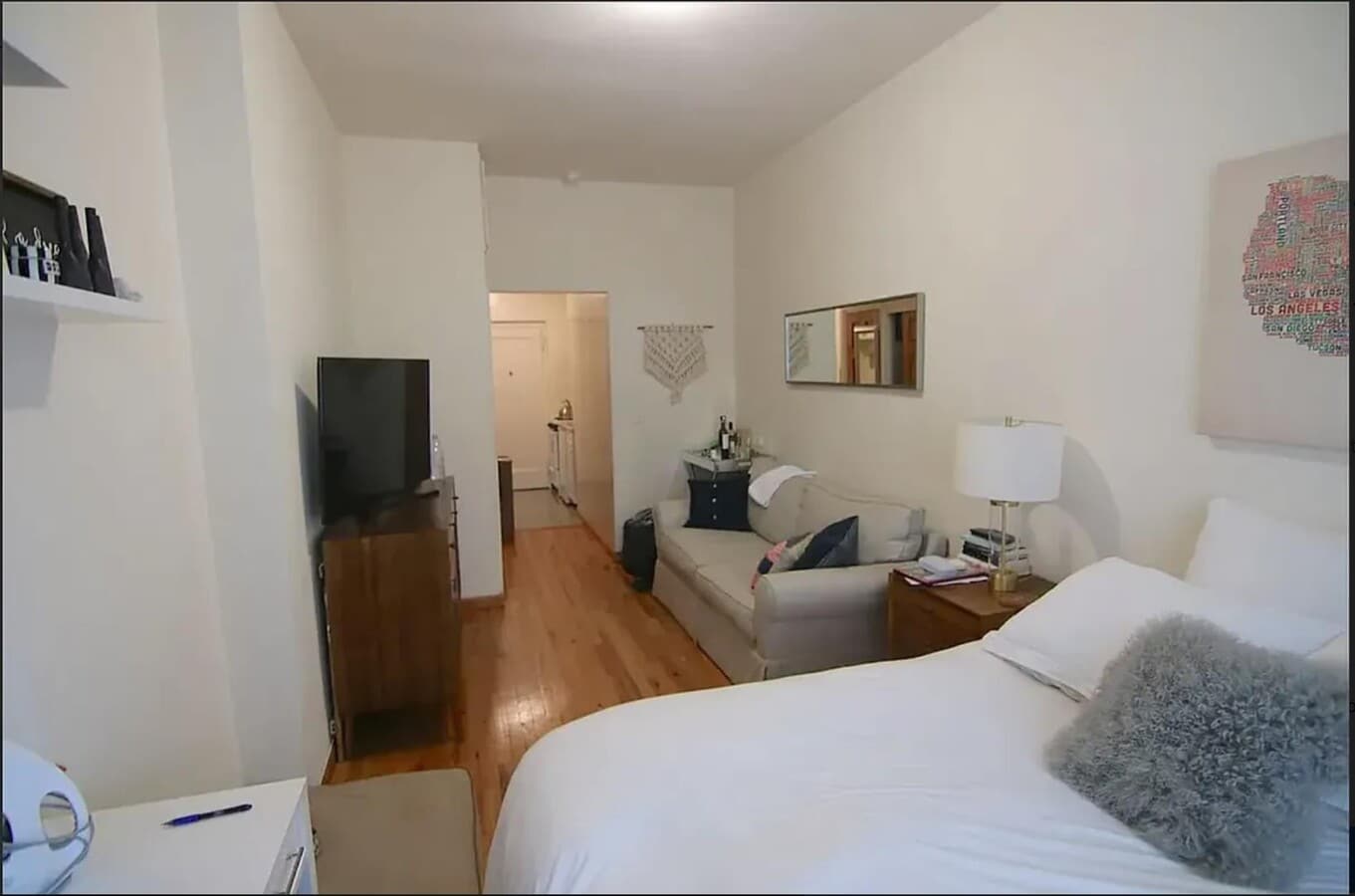 Photo - 255 W 75th St