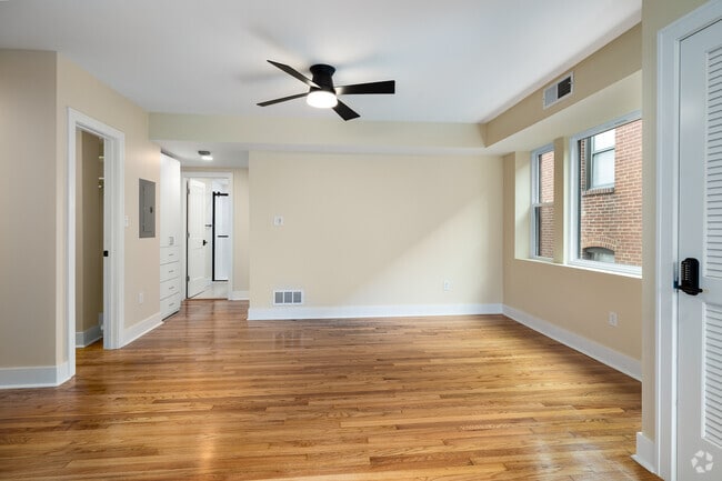 1 habitación, 1 baño - 640 pies cuadrados - 6252 Southwood Ave.