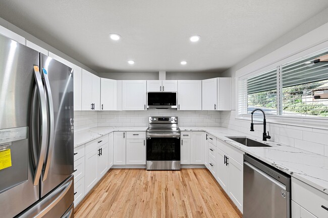 60 W 34th Ave
