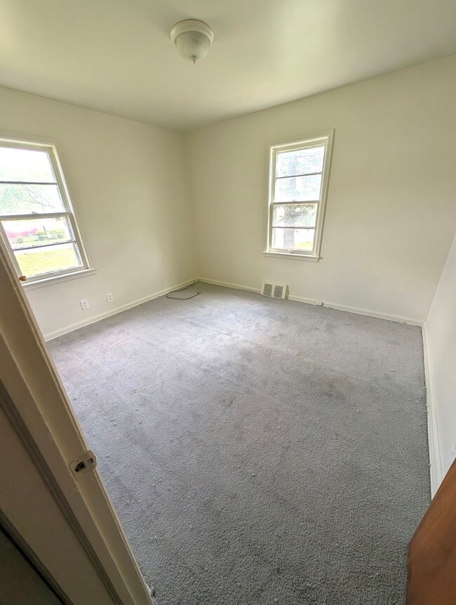 Photo - 5413 Dupont St