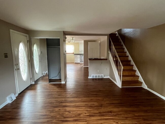 Photo - 124 Meadow Ln