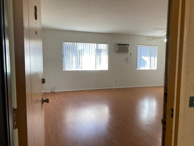 Photo - 5923 Gregory Ave Unidad 8