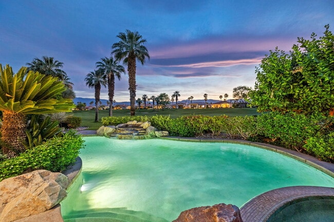 727 Arrowhead Dr
