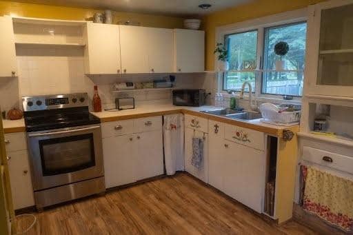 14 Mastuxet Ave