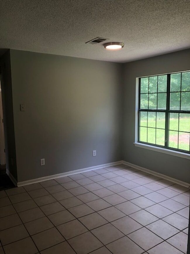 Photo - Renovated 4 Bedroom 2 Bath Home for Rent!!