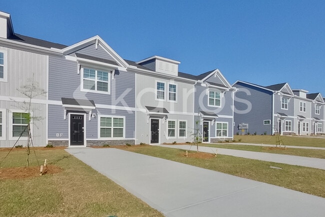 2415 Banyan Cir