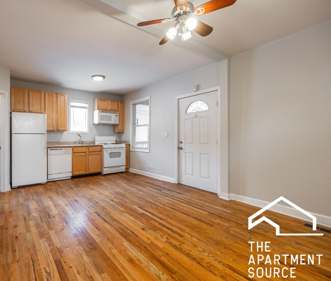 Building Photo - 1513 W Erie St Unit 1