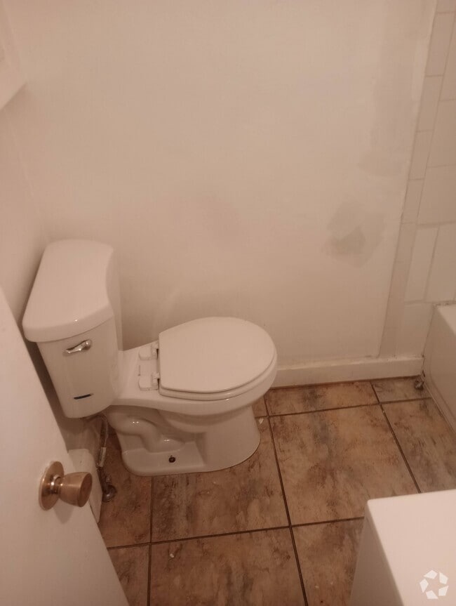 Building Photo - 545 Lowry Ave Rental