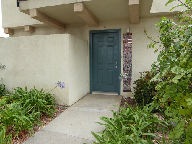 Building Photo - 250 Ellwood Beach Dr
