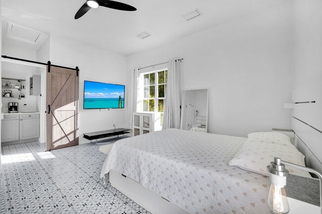 Photo - 170 5th St Unit 1