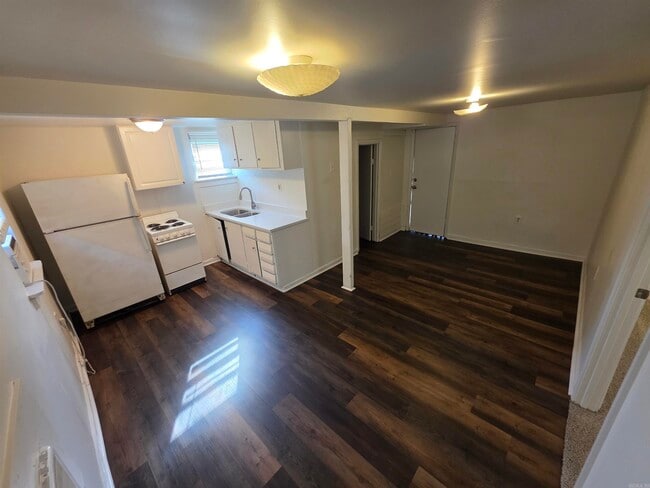 Photo - 916 N Poplar St