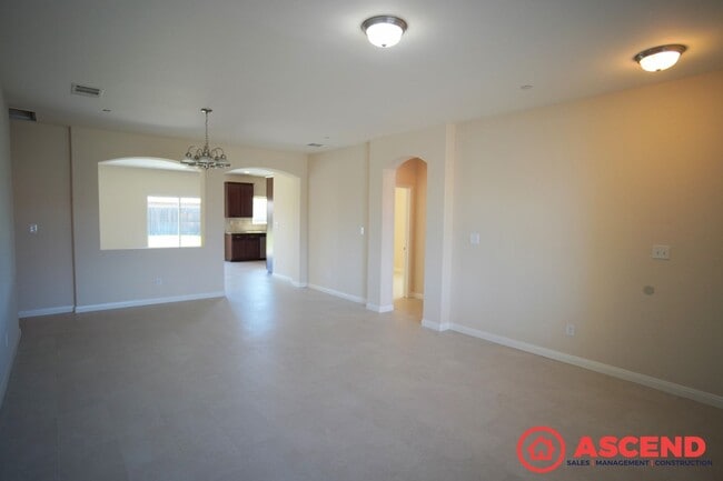 Photo - Charming 3 Bed / 2 Bath Home with Garage in Bakersfield!