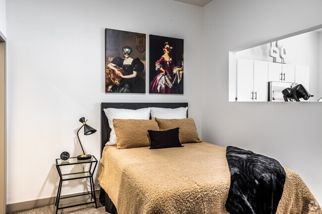Studio - 513SF