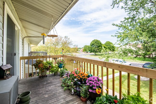 Photo - CANTERBURY COURT APARTMENTS