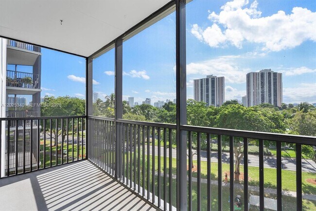 Building Photo - 3101 N Country Club Dr Unit 504