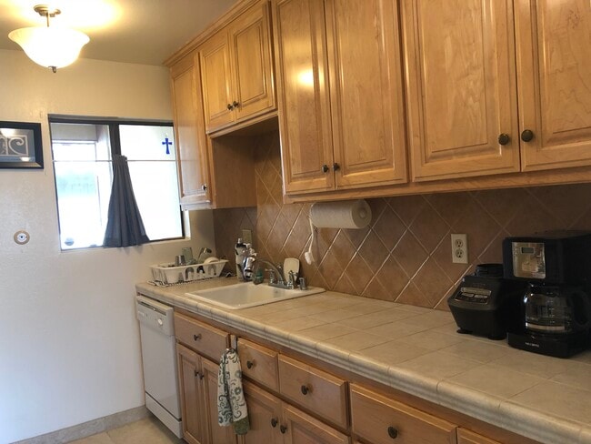 Photo - 1064 Fremont St