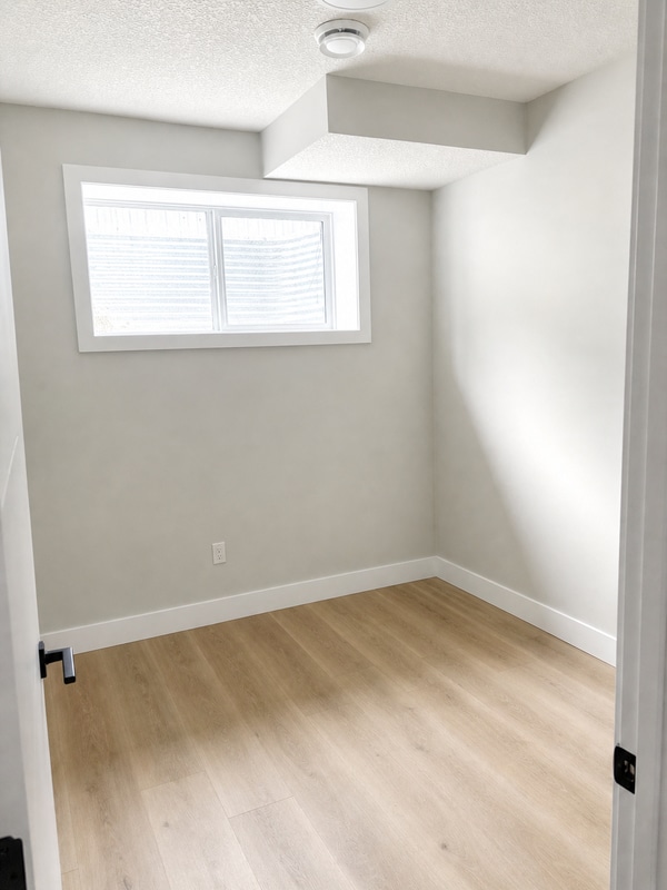 Photo - 15215-15109 109 Ave NW