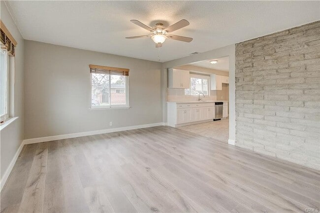 Building Photo - 1242 E Everett Pl