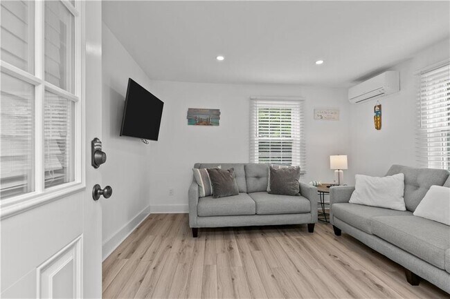 13 Sherman St Unit 3