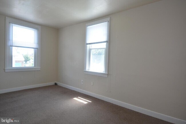 Photo - 23 S Delaware St Unit 2