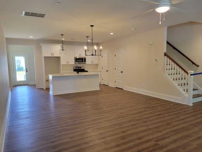 Photo - 3907 Harkers Way