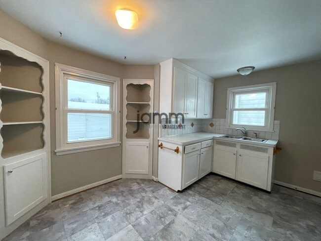 Photo - 6227 Traymore Ave