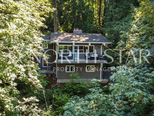 Photo - Hidden Lake Oswego Mid-Century Treasure