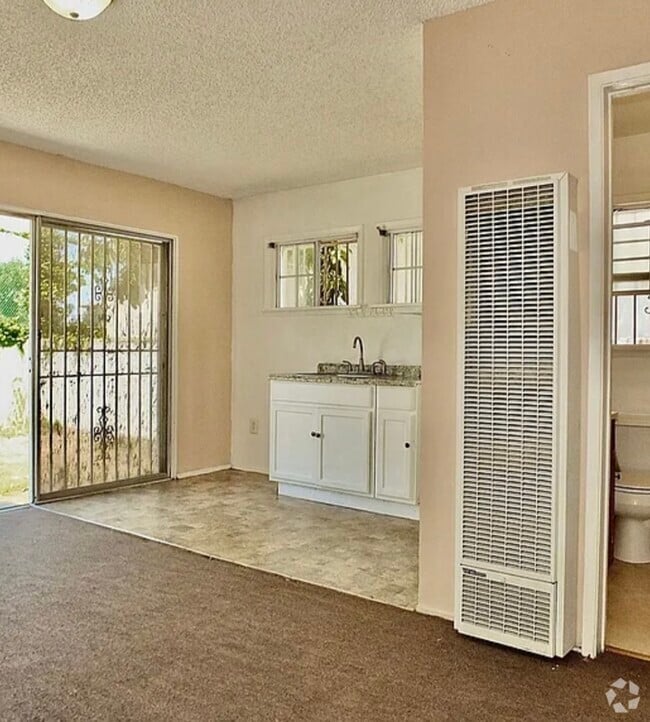 Building Photo - 3743 W 132nd St Rental