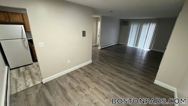Building Photo - 47 Princeton St Rental