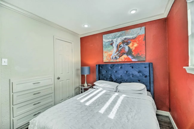 Photo - 2211 Blodgett St Unidad 2