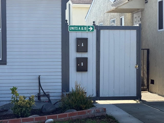 Building Photo - 1132 E Harvard St Unit B