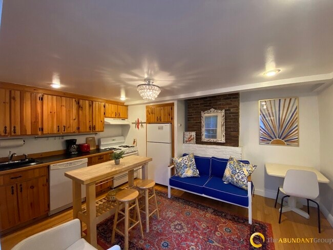 Photo - 11 William St Townhome