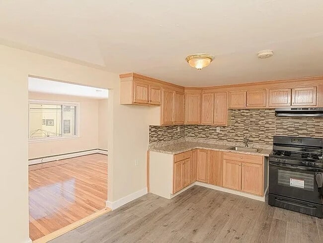 Building Photo - 19 Crossman St