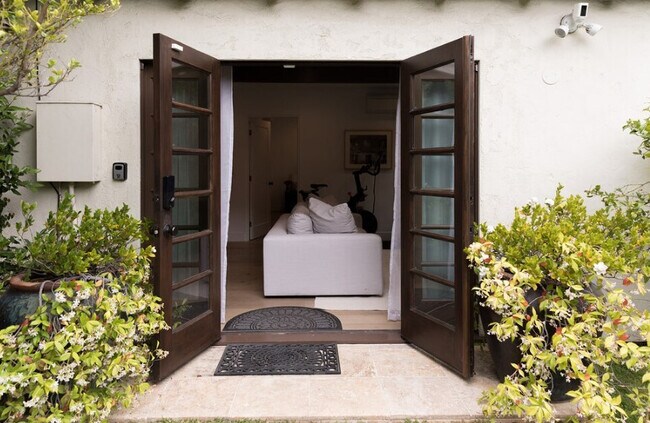Fully Furnished Back House- Prime Location