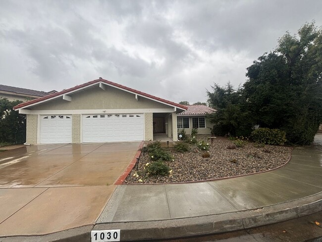 Building Photo - Stunning Single-Story 3-Bedroom Home with 3-Car Garage and Community Pool in Thousand Oaks!