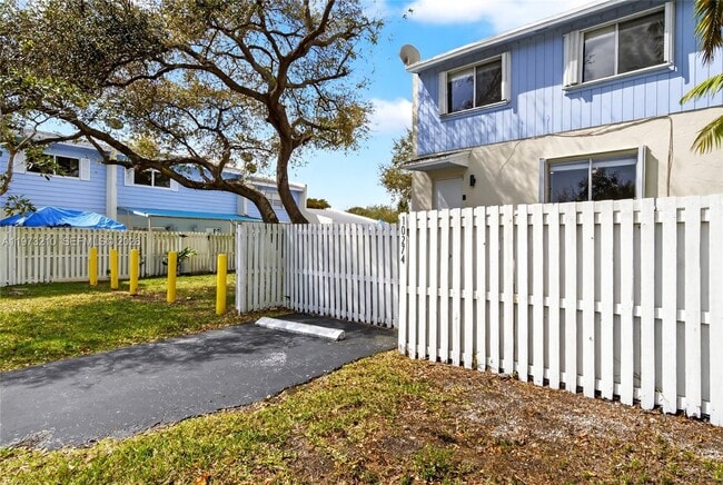 Photo - 10274 SW 222nd St