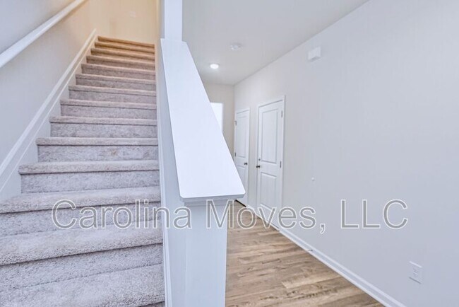 Photo - 203 Stone Fruit Ct