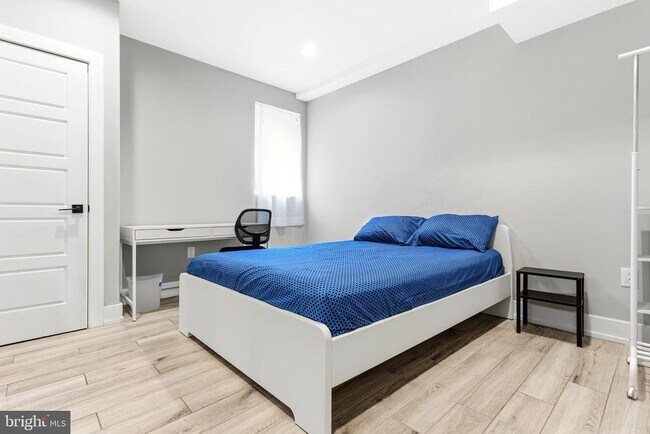 Photo - 1640 Edgley St