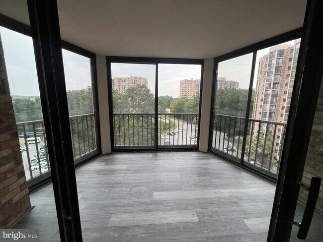 Photo - 5903 Mt Eagle Dr Unit 917