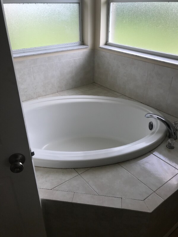 Photo - 543 Kingsbury Ln