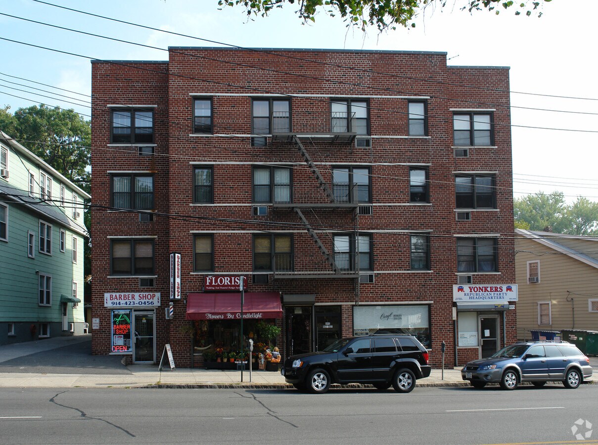 Photo - 691-695 Yonkers Ave Apartments