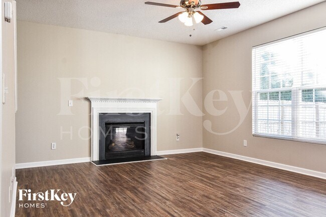 Photo - 3531 Long Run Dr