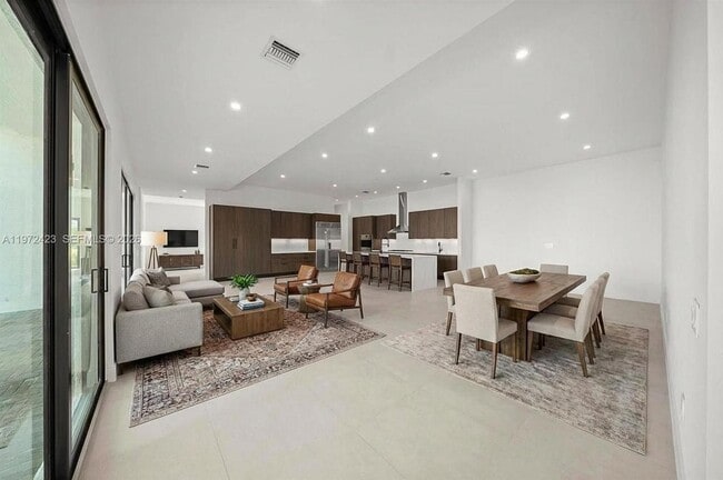 Photo - 5718 Ashwood Cir