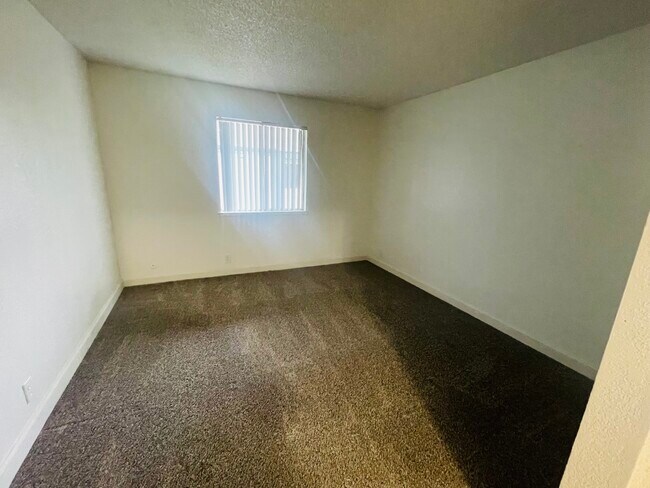 Photo - Rivercourt Apartments