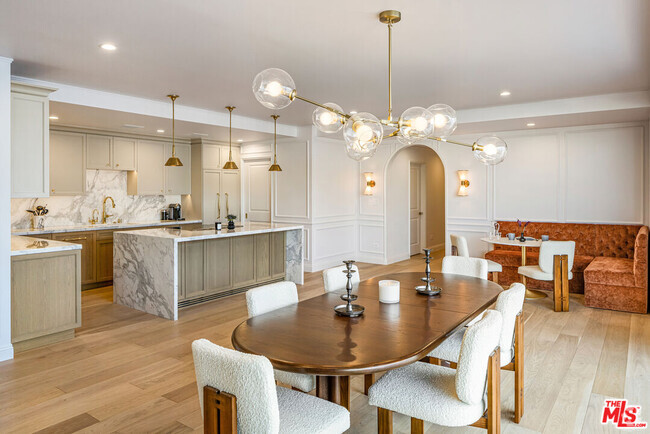 Building Photo - 818 N Doheny Dr Unit 1201 Rental