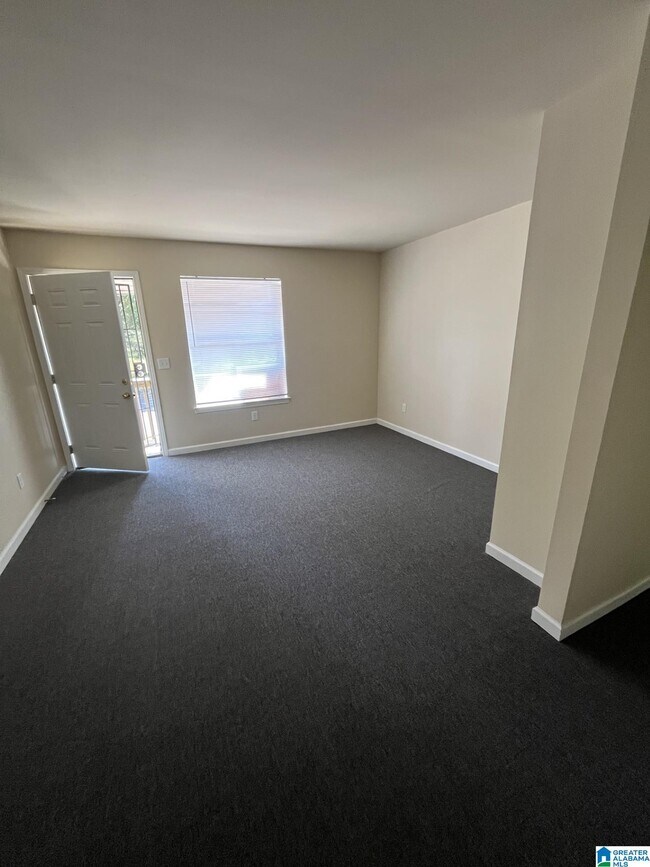 1128 10th Ave N