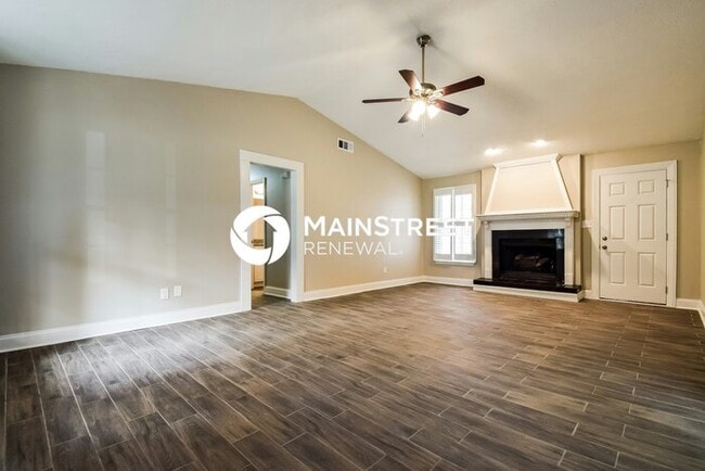 Photo - 3 Bedroom Pet-Friendly Home in Fayetteville, GA with Main Street Renewal