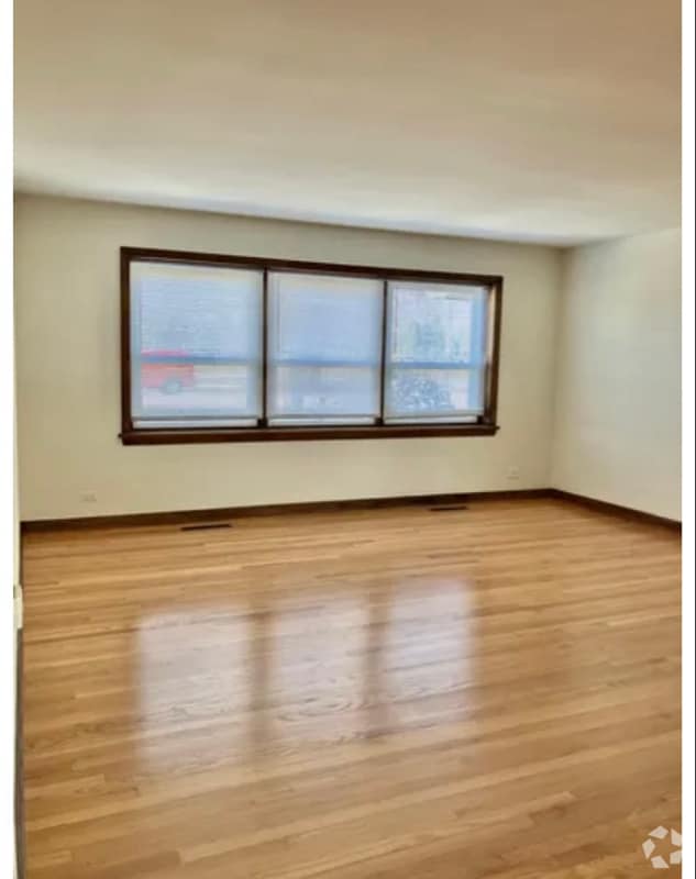 Building Photo - 1345 S Mannheim Rd Rental